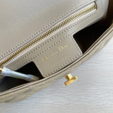 Handle and strap detail of statement chic women's handbag – women's luxury handbag