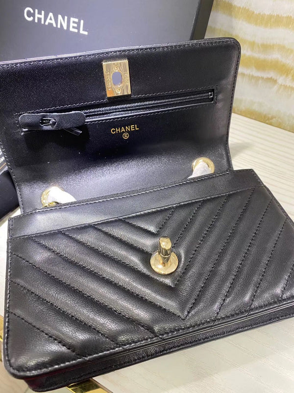 Zivas Charm Effortless Elegance Fashion Handbag (Everyday Luxury Essential) – Detail View