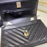 Zivas Charm Effortless Elegance Fashion Handbag (Everyday Luxury Essential) – Detail View