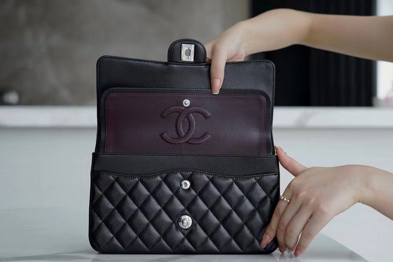 Zivas Charm Refined Structure Designer Handbag (Modern Wardrobe Staple) – Close-Up Detail
