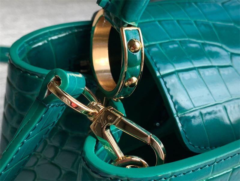  crossbody bag interior and compartment view 57