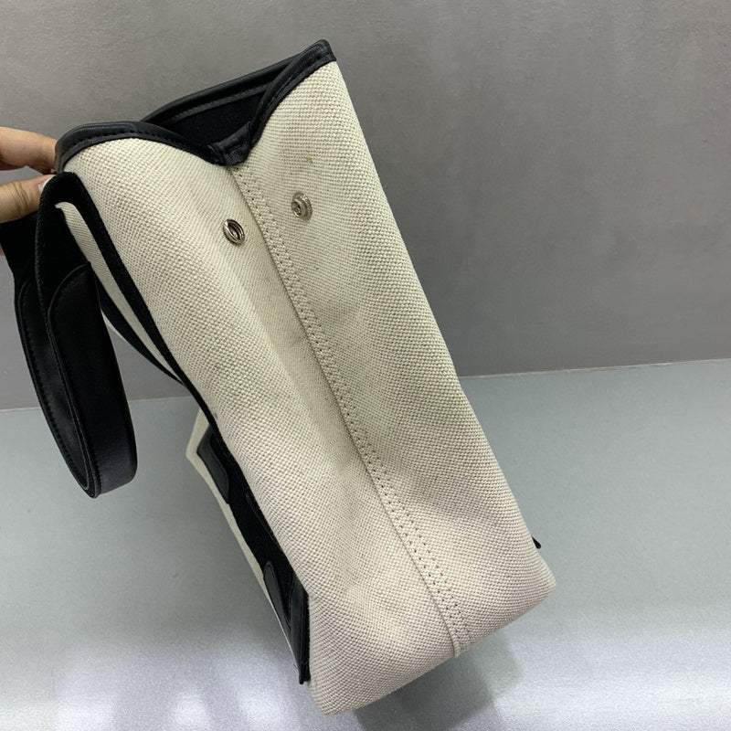 Zivas Charm Classic Sensibility Statement Handbag (Premium Everyday Carry) – Back View