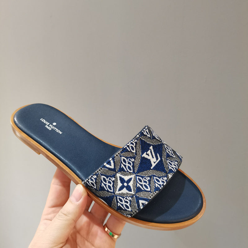 Louis Vuitton shoes Style 235 - back heel detail