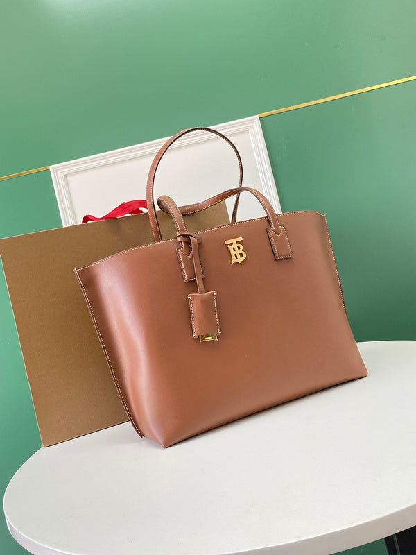 Elegant Vegan Leather Handbag - Refined Silhouette | Women's Everyday Carry Handbag #1117 - close-up detail shot (image 3) of designer-inspired handbag