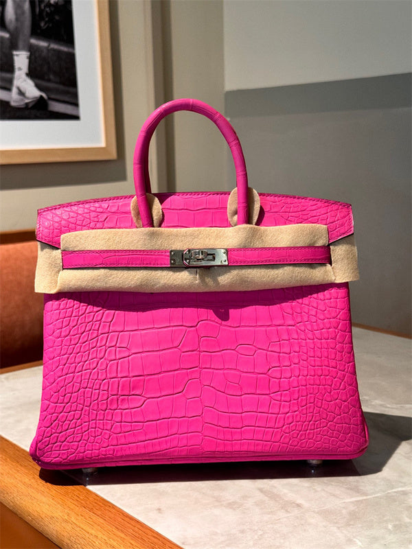 Sculpted handbag styled for everyday wear
