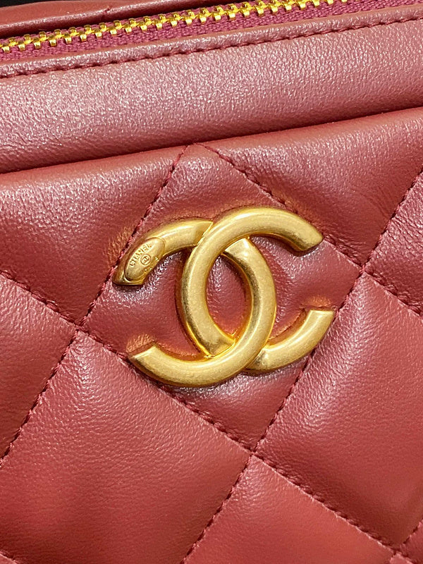  women's handbag, versatile design, view 3