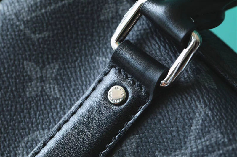  graceful shopper bag detail view showing craftsmanship 14