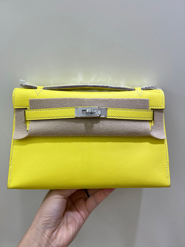 Streamlined bag women's premium everyday handbag