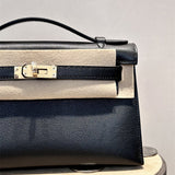  handbag interior and compartment view 9