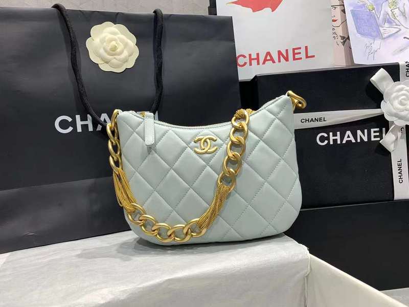 Zivas Charm Signature Style Luxury Handbag (Polished Everyday Piece) – Lifestyle Shot