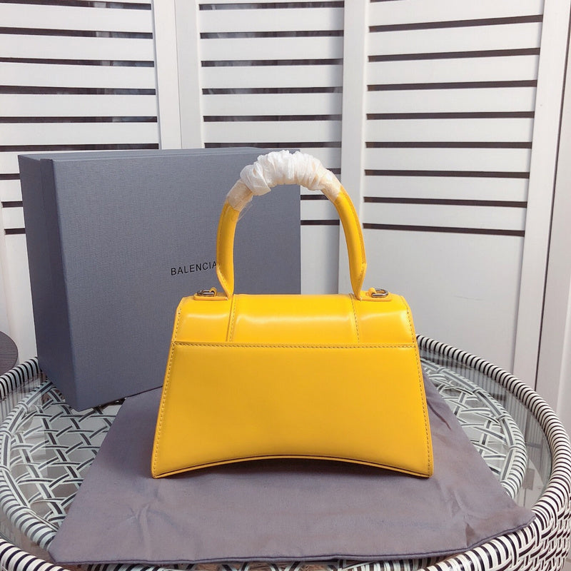 Close-up detail of everyday-luxe statement women's handbag – women's premium purse
