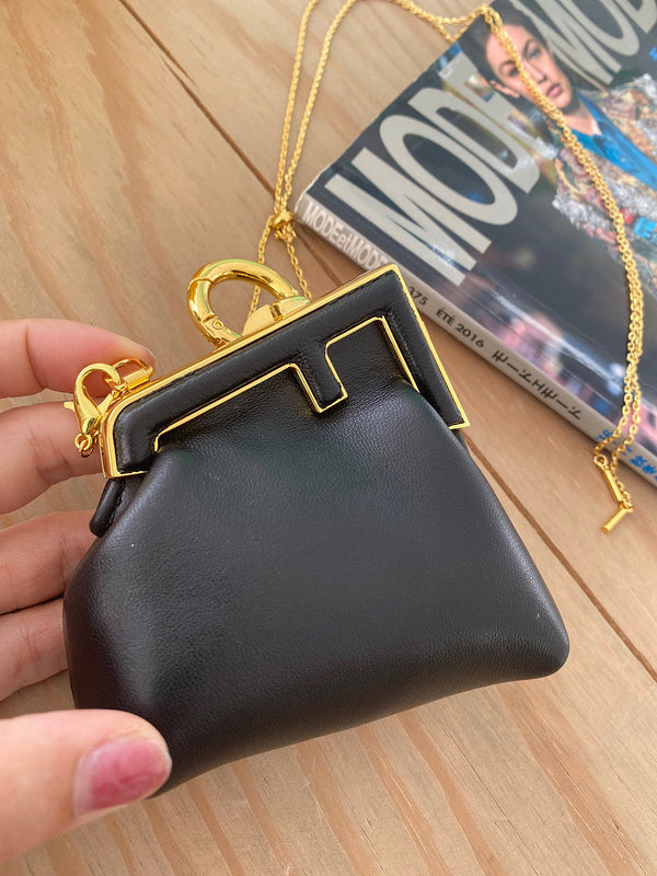 Ziva's Charm handbag – detail view (11.5cm*10cm*5.5cm)