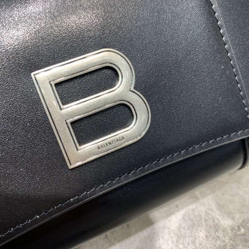 Contemporary Vegan Leather Handbag - Premium Craftsmanship Detailing | Women's Statement Accessory #712 - interior view (image 6) of designer-inspired handbag