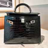 Versatile handbag styled for everyday wear