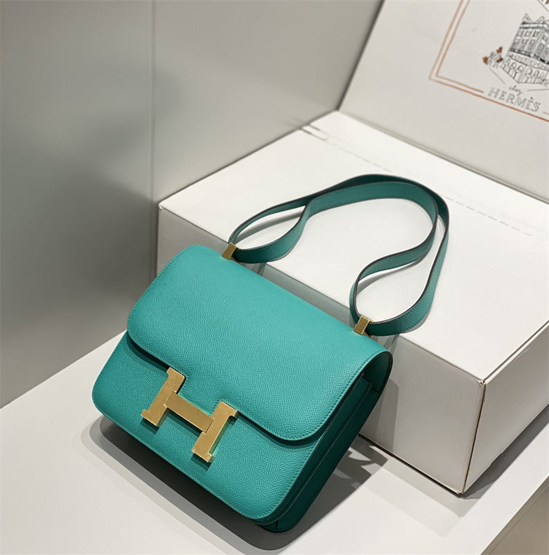 Side view of streamlined structured handbag