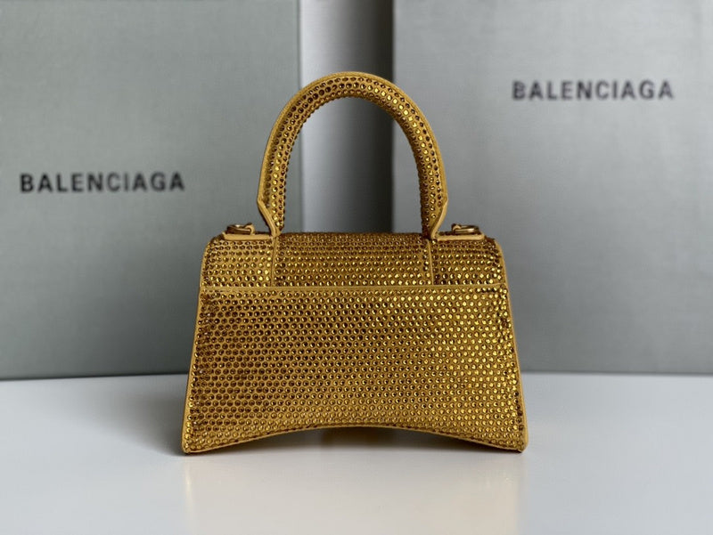 Zivas Charm Contemporary Flair Statement Handbag (Everyday Luxury Essential) – Lifestyle Shot