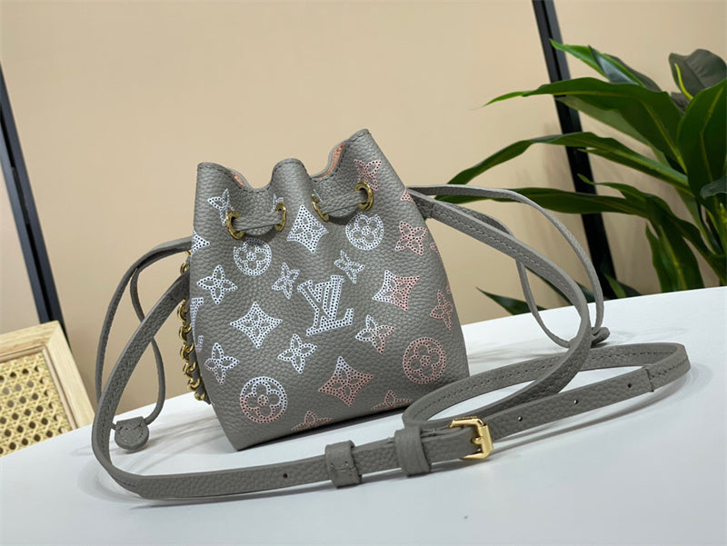  Classic everyday bag carried on shoulder