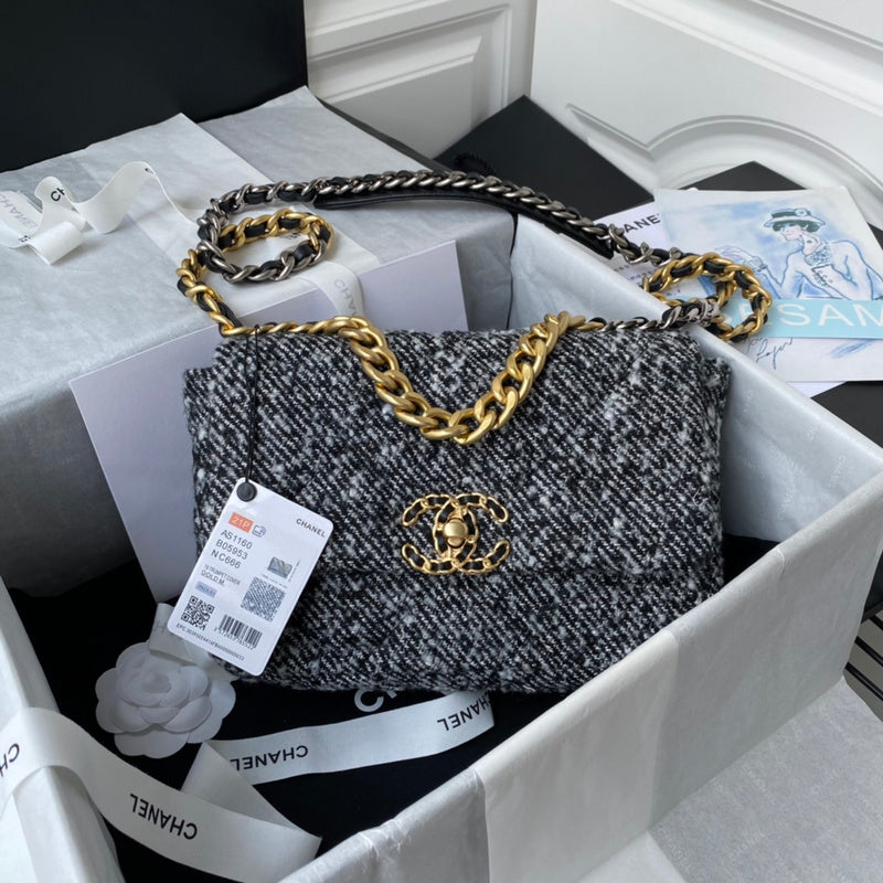  women's handbag, versatile design, view 1