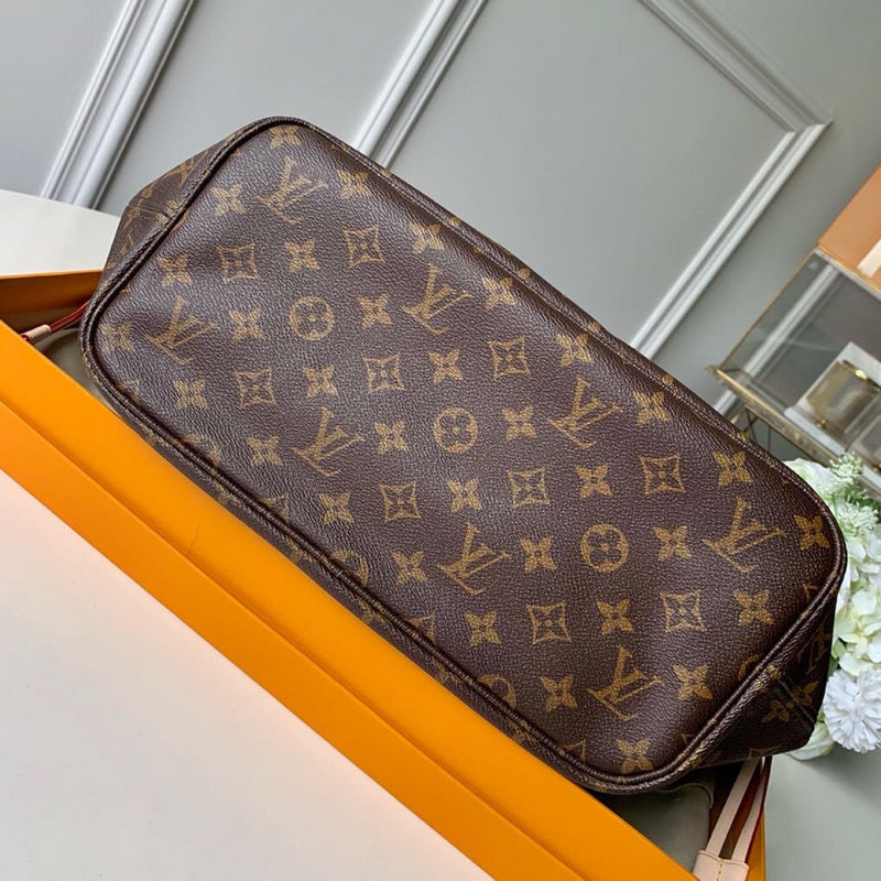Side profile of polished everyday-luxe women's handbag – women's luxury accessory