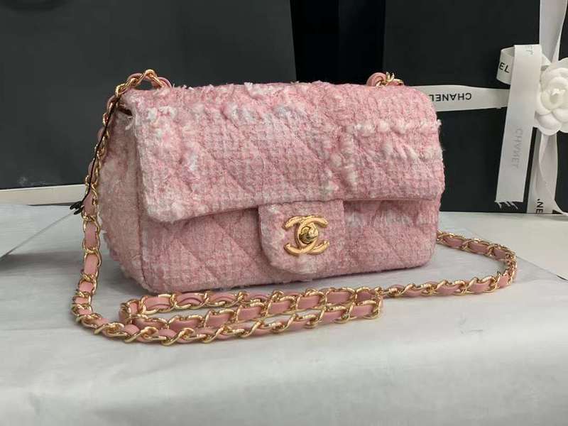 Zivas Charm Classic Sensibility Luxury Handbag (Signature Shape & Finish) – Close-Up Detail
