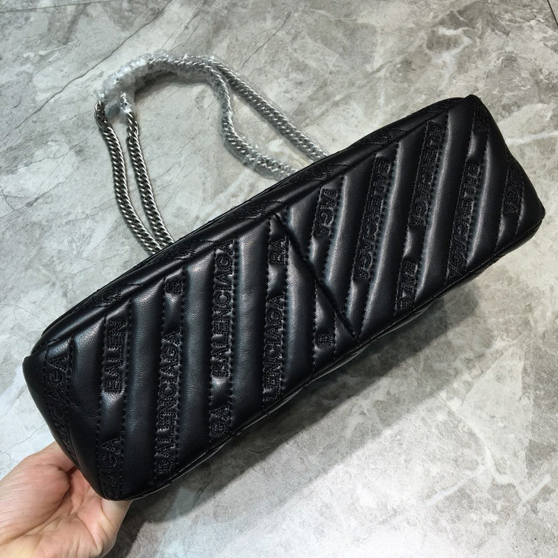 Polished Premium PU Leather Handbag - Understated Luxury Look | Women's Designer-Inspired Purse #834 - hardware and detail close-up (image 5) of designer-inspired handbag