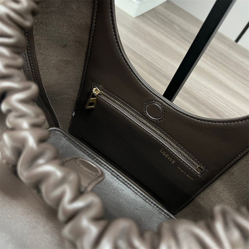 Ziva's Charm handbag – detail view (29cm*10.5cm*24cm)