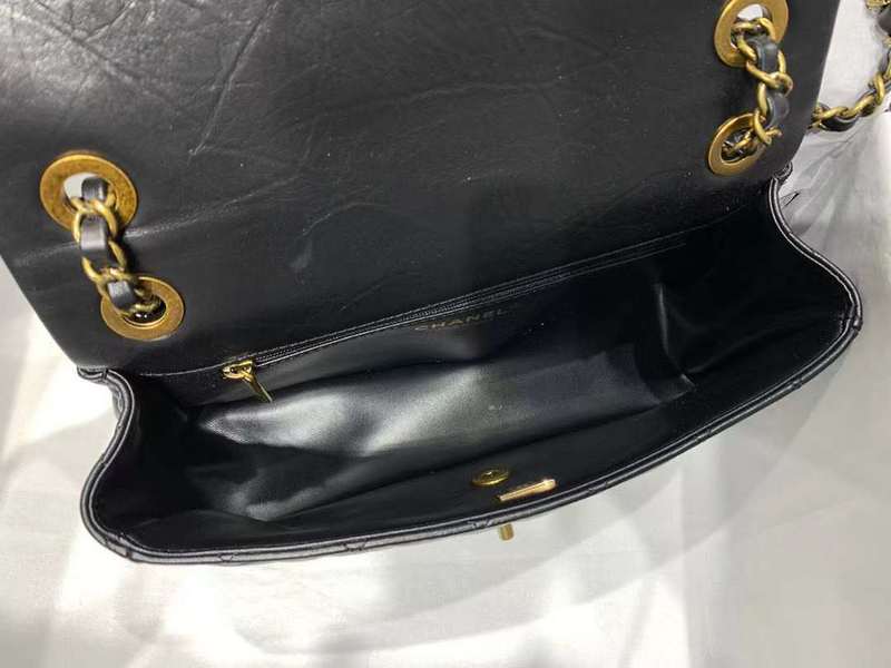 Zivas Charm Contemporary Flair Luxury Handbag (Everyday Luxury Essential) – Lifestyle Shot