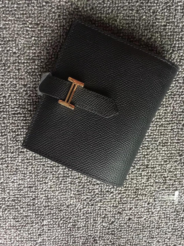 Refined handbag styled for everyday wear