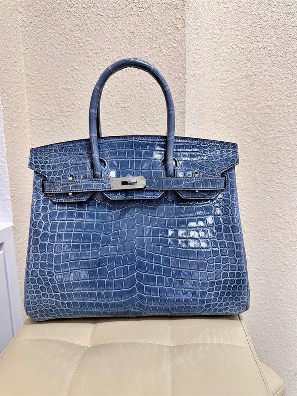  clean-lined carryall bag styled with outfit 18