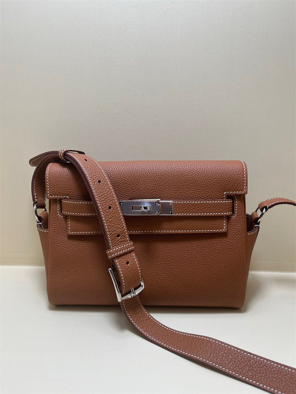  Modern shoulder bag front view 7