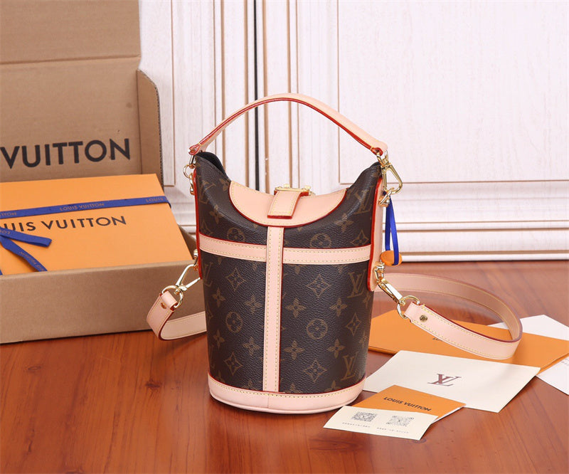  Understated shoulder bag carried on shoulder