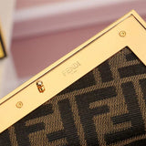 Ziva's Charm handbag – close-up view (Standard Size)