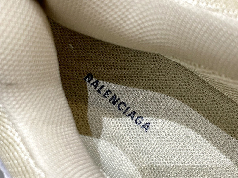 Zivas Charm Modern Minimalist Look Designer Shoes (Modern Wardrobe Staple) – Detail View