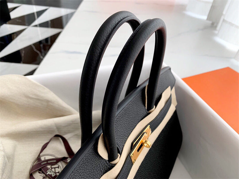 Graceful handbag styled for everyday wear