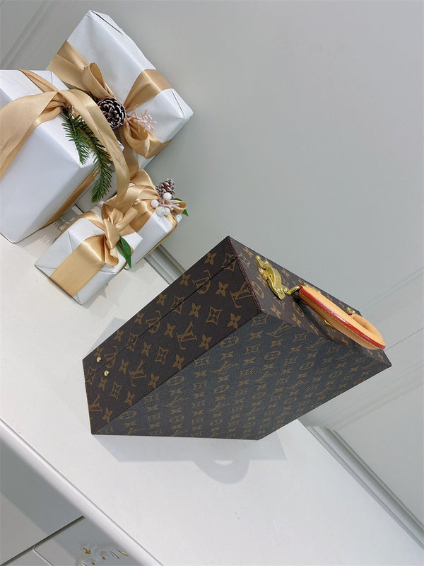  signature carryall bag styled with outfit