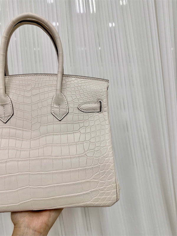  Refined structured bag carried on shoulder 10