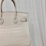  Refined structured bag carried on shoulder 10
