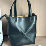 Ziva's Charm handbag – back view (16.5cm*9.5cm*20cm)