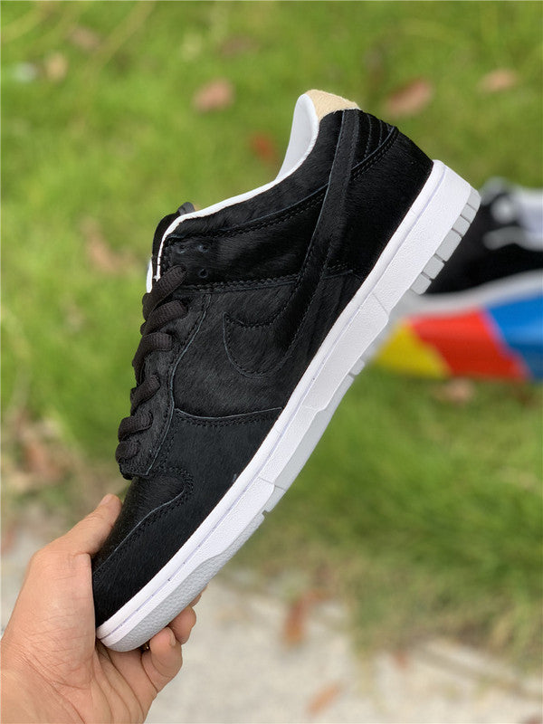 Nike Men's & Women's Designer Lifestyle Shoes — Style 080 front view