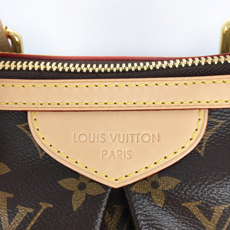 Side profile of polished chic women's handbag – women's everyday handbag