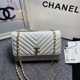 Zivas Charm Sleek Silhouette Fashion Handbag (Everyday Luxury Essential) – Detail View