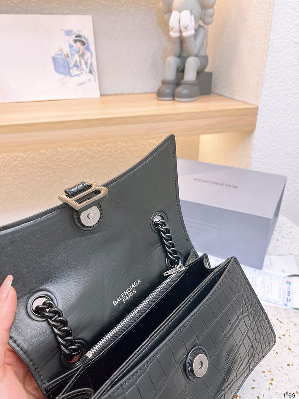 Ziva's Charm handbag – lifestyle view (one versatile size)