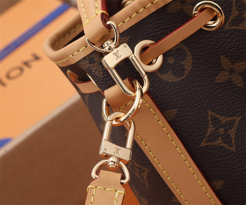  versatile tote bag detail view showing craftsmanship 8