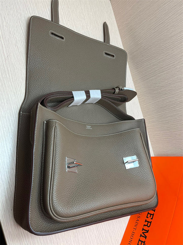  Elegant handbag carried on shoulder 16