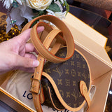  satchel close-up of hardware and finish