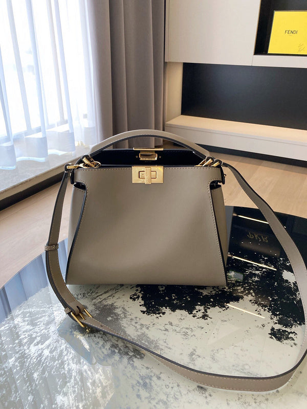 Ziva's Charm handbag – close-up view (27cm*21cm*9.5cm)