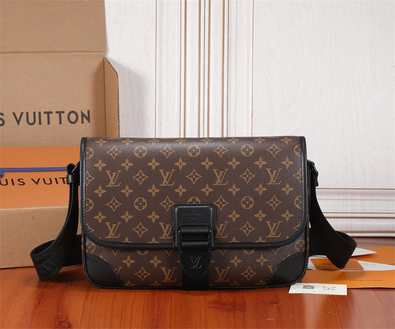  satchel interior and compartment view 9