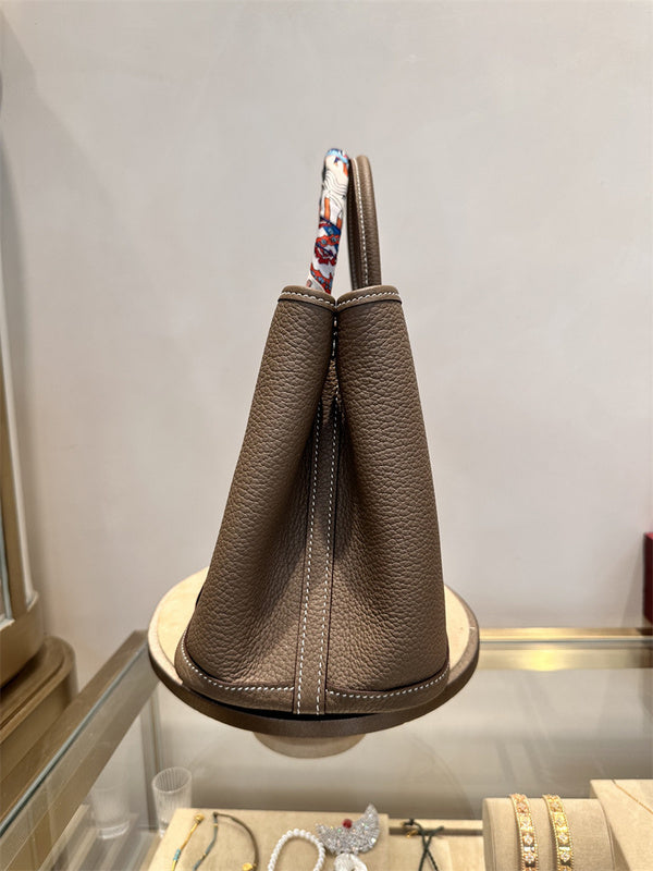  everyday bag interior and compartment view