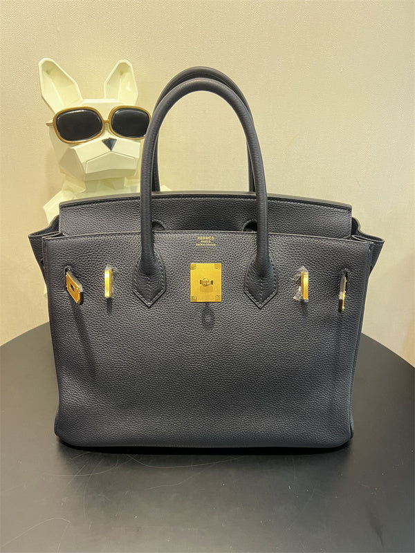  Graceful carryall bag front view 7