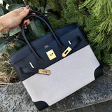 Streamlined handbag styled for everyday wear
